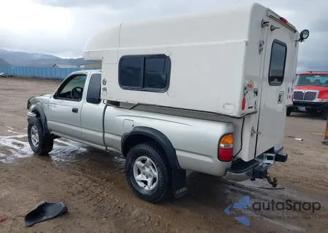 2001 Toyota Tacoma z USA, uszkodzony, nr VIN 5TEWM72N21Z813325